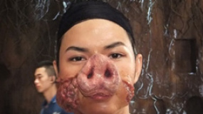 “西游”最帅猪刚鬣为星爷助理 获赠面膜保养油脸