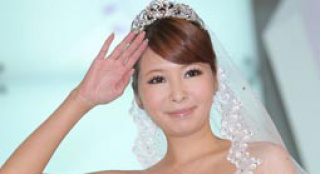 Makiyo積極復(fù)出走秀扮新娘 斗毆事件過后聞酒色變