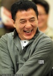 明星政協(xié)委員出席會議 成龍、馮小剛等萌態(tài)十足
