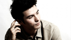 林辰唏秀私家“微紀(jì)錄” 岳小風(fēng)顯精壯不知人魚線