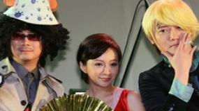 F.I.R无奈为动漫迷阿沁庆生 装扮奇怪遭飞儿嫌弃