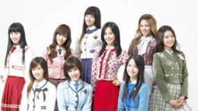 “少女时代”抵港显大牌 300粉丝接机不理会