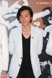 “杨家将”首映 六大美男白衣亮相大谈感情事