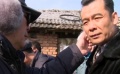 片場(chǎng)探班《胡巧英告狀》 父子搭檔上陣默契十足