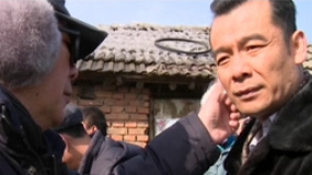 片场探班《胡巧英告状》 父子搭档上阵默契十足