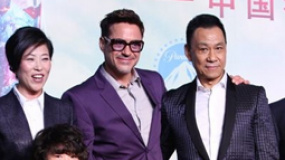 “钢铁侠3”开启在华宣传 中国私生女吓坏唐尼