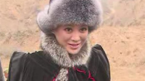 宁静片场秀“蝙蝠侠”造型 范明摆枪手范不忘掐架