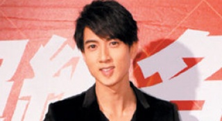 吳尊頻繁遇尷尬問題 “楊六郎”面對粉絲羞于露胸