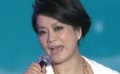 毛阿敏一襲白衣盡顯優(yōu)雅 春花爛漫唱“幸?！? title=