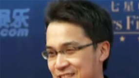 《泰囧》編劇亮相紅毯緊張邁方步 嘆前輩心態(tài)年輕