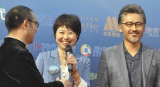 導(dǎo)演協(xié)會(huì)表彰大會(huì)紅毯 吳秀波圓夢(mèng)“牽手”薛曉路