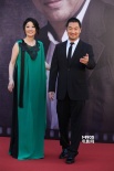 張國立、徐帆攜手踏紅毯 翡翠綠裙奪目盡顯華貴