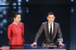 刘嘉玲红装素裹气质佳 与华仔同台颁最佳电影奖