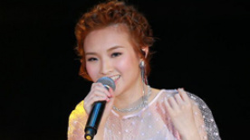 林欣彤初登金像舞臺 羞澀獻唱《華麗之后》主題曲