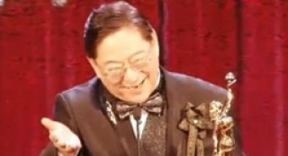 吳思遠獲終身成就獎 回憶往事謝愛妻祈愿神佑香港