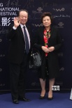 中國(guó)電影家協(xié)會(huì)主席李前寬現(xiàn)身 西服革履精神足