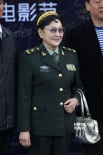 藝術(shù)家王曉棠現(xiàn)身影節(jié)閉幕式 榮譽(yù)等身英姿颯爽