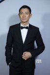 林志玲、刘德华现身后台 双双着黑色礼服亮相