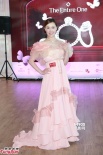 吴千语白色婚纱如预演婚礼 称赞男友林峰一百分