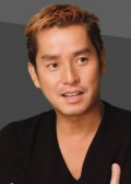 花伴舞春风