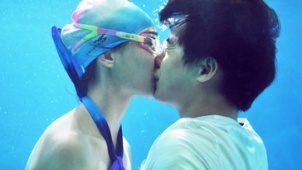 《百万爱情宝贝》网络预告 马天宇、林园水下拥吻