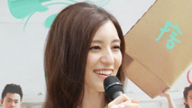 梁心頤跨刀力挺花世紀 性感尺度大開全因周董鼓勵