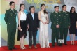 《火影雄兵》剧组亮相 两女主一黑一白风格迥异