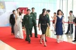 《火影雄兵》剧组亮相 两女主一黑一白风格迥异