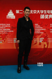 “優(yōu)才計劃”選手邵斯文現(xiàn)身 一身黑色酷勁十足