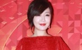 薛佳凝大红色长裙亲切亮相 邻家妹妹转型温婉端庄