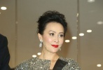 劉嘉玲以一身價值不菲的行頭出席身上活動顯得雍容華貴，而年近50的她大方分享維持曼妙身材的秘籍，運動、少吃以及用餐前喝點小酒是她保養(yǎng)身材不二法則。以《過界》一片入圍戛納影展“一種關注”單元的劉嘉玲被問到封后一事，則是淡定笑說：“從來沒想過，現(xiàn)在對得失看得很淡，認真工作，付出誠意，享受工作過程才是最重要的?！被顒咏Y束后她將立刻返回香港為前往戛納影展做準備，劉嘉玲甜蜜透露，老公梁朝偉會陪同她一起出席影展。至于七月份新電影即將開拍，只不過細節(jié)部分目前還不能透露。