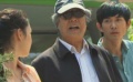 138期：“爱拍”小区商贩可疑 老保安潜入调查