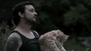 戛纳入围《托赫·陶茨》片段 无辜猫咪遭残酷虐杀