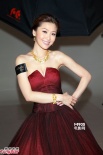 周麗淇抹胸長裙露香肩 望覓真命天子不排除閃婚