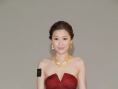 周麗淇抹胸長(zhǎng)裙露香肩 望覓真命天子不排除閃婚