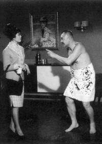 巴士銀巧破豪門計