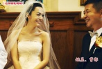 ????姚晨與攝影師曹郁于2012年11月在新西蘭低調(diào)完婚。兩人在皇后鎮(zhèn)的圣彼教堂舉辦了結(jié)婚儀式，隨后在所住酒店舉辦婚宴。據(jù)悉，此次大婚花費在百萬左右，并沒有大走排場只是邀請了一些圈中好友出席，包括當年《武林外傳》的一些朋友，如寧財神等人。當天新郎曹郁乘坐賓利車抵達，身著黑色禮服的他，與好友握手。新娘姚晨身著拖尾白色婚紗現(xiàn)身。如今的姚晨已懷孕待產(chǎn)，低調(diào)的曹郁一直陪伴其身邊，想必經(jīng)歷過離婚風波的姚晨更加懂得自己需要什么，要珍惜什么。