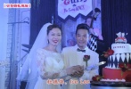 ????年屆50歲的杜德偉與比他年輕24歲的攝影師Ice Lee于2012年11月結(jié)婚，一早杜德偉率領(lǐng)由梁朝偉、呂方和鐘鎮(zhèn)濤等好朋友組成的兄弟團，浩浩蕩蕩出發(fā)去接新娘，陣勢轟轟烈烈。杜德偉自曝在之前的求婚時就被自己感動的嚎啕大哭，祝福這對“老少戀”。