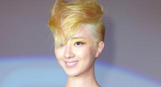 桂綸鎂變身叛逆朋克金毛 內心很愛玩不輕易被定型