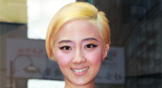 桂綸鎂金發(fā)造型氣質不減 人氣不敵少女時代孝淵