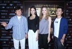 2012年第15届上海国际电影节电影频道传媒大奖颁奖礼，《十二生肖》主创亮相