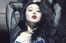 《一夜惊喜》前戏版预告片 型男七夕“扑倒”剩女
