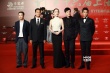 《王牌》剧组亮相 范文芳裸美背与李铭顺秀甜蜜