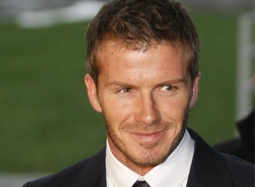 贝克汉姆抵京开启二次中国行 送球衣跑车热心慈善