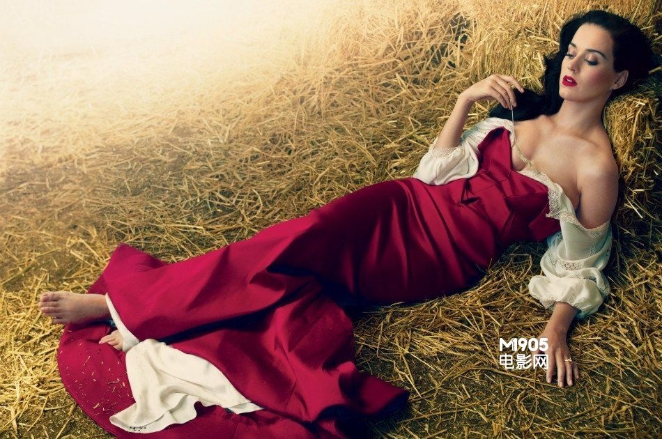凯蒂·派瑞登时尚封面 美艳红唇大展“乡村风”