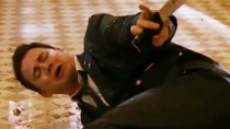 《惊天危机》中文片段 塔图姆佯装受伤突起反击
