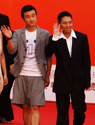 文章称李连杰是信仰领路人 承认子凭父贵