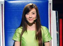 宅男女神周韦彤电视相亲 “夹紧”之后再“脱光”