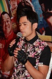 周杰倫《天臺愛情》宣傳 熱情影迷“圍堵”導(dǎo)演