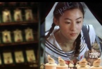 剛出道時(shí)的張柏芝還沒(méi)有經(jīng)歷陳老師的“歷練”，格外清純。